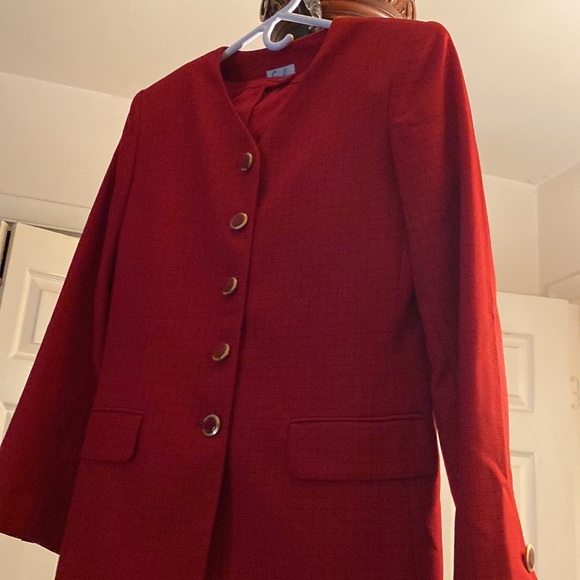 2 PCs red skirt set with red and gold buttons black pattern lines going through - Picture 3 of 8